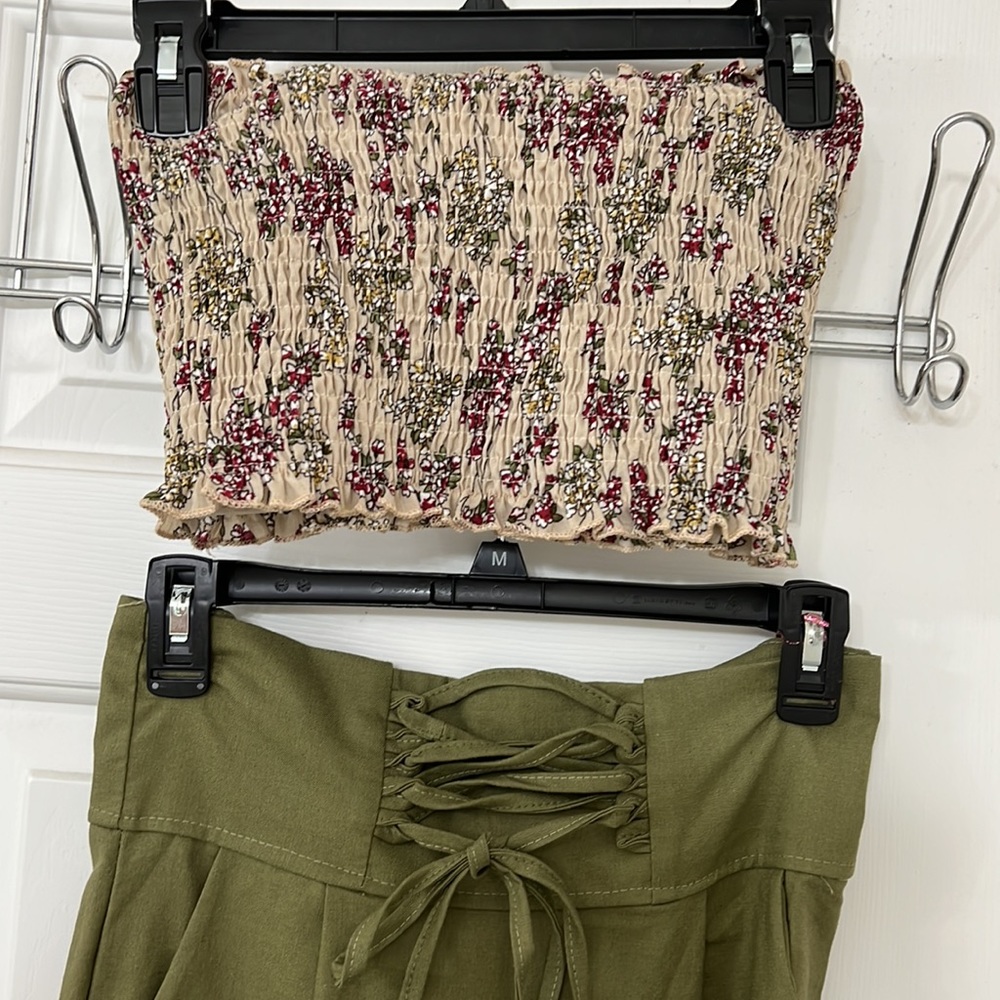 Women’s olive green pants with cross cross belt - Picture 3 of 4